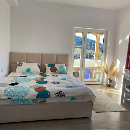 منزل للإقامة Bright & Cozy With Balcony *