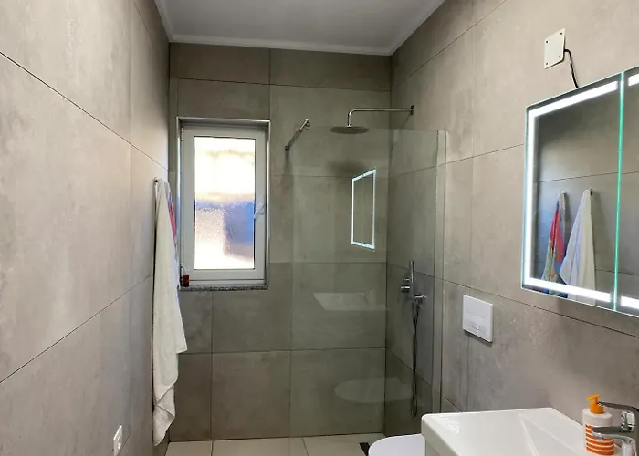 民宿 Bright & Cozy With Balcony