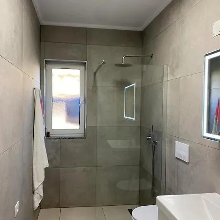 Проживание в семье Bright & Cozy With Balcony