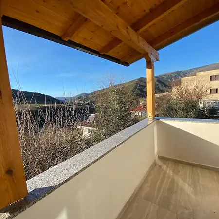 Bright & Cozy With Balcony Corovode