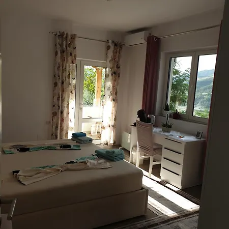 Accommodatie bij particulieren Bright & Cozy With Balcony *